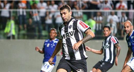 球和进攻压 球和进攻压